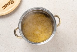 Постный гороховый суп с солеными огурчиками