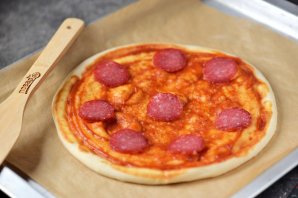 Пицца с сырными кроликами на Новый год Пицца с сырными кроликами на Новый год