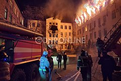 Здание управления железными дорогами загорелось в Донецке после удара ВСУ