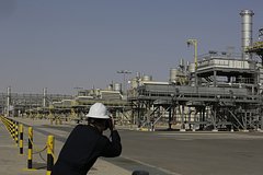 Объяснена опасность для США от сделки ОПЕК+ по сокращению добычи нефти