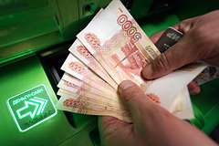 Россияне стали чаще переводить деньги в одну страну