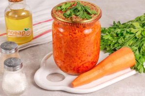 Икра из моркови с томатной пастой