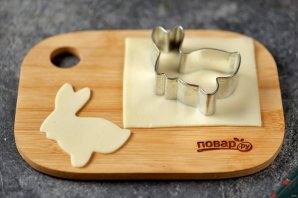 Пицца с сырными кроликами на Новый год Пицца с сырными кроликами на Новый год