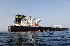 Плывущие в ЕС танкеры с российской нефтью столкнулись с риском остаться в море