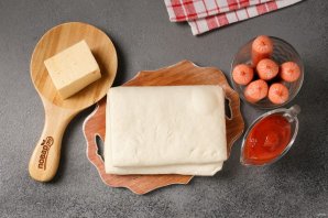 Сосиски в тесте "По-новому" с кетчупом и сыром