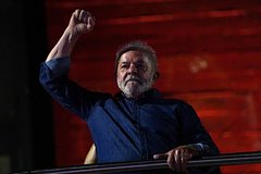 Путин поздравил Лулу да Силва с победой на выборах президента Бразилии