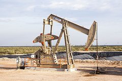 ОПЕК+ обсудит сокращение добычи нефти