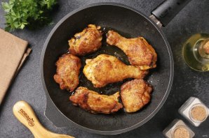 Курица на сковороде по-абхазски