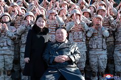 Ким Чен Ын во второй раз появился на публике со своей дочерью