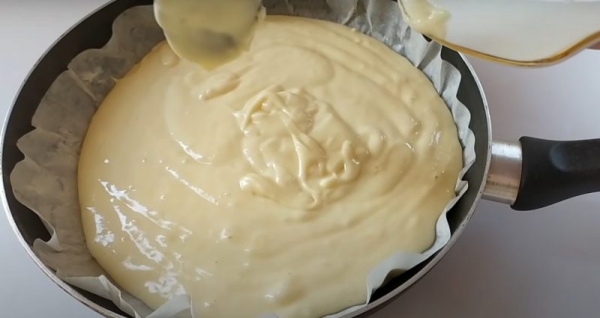 Кекс на сковороде без духовки. Как сделать его высоким и мягким