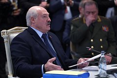 Лукашенко назвал США ответственными за отсутствие переговоров РФ и Украины