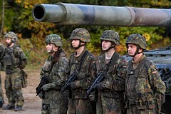 В Германии заявили об оставшейся «голой» из-за поставок Киеву армии