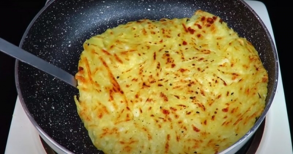 Без муки и яиц! Картофельные лепешки с сыром за 5 минут: быстрый завтрак
