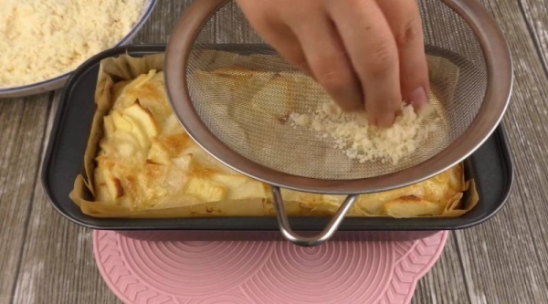 Тесто превращается в крем. Яблочный пирог «Невидимка» — много начинки и мало теста