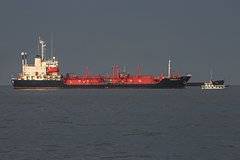 Российские компании стали отказываться от перевозки нефти морем из-за санкций ЕС